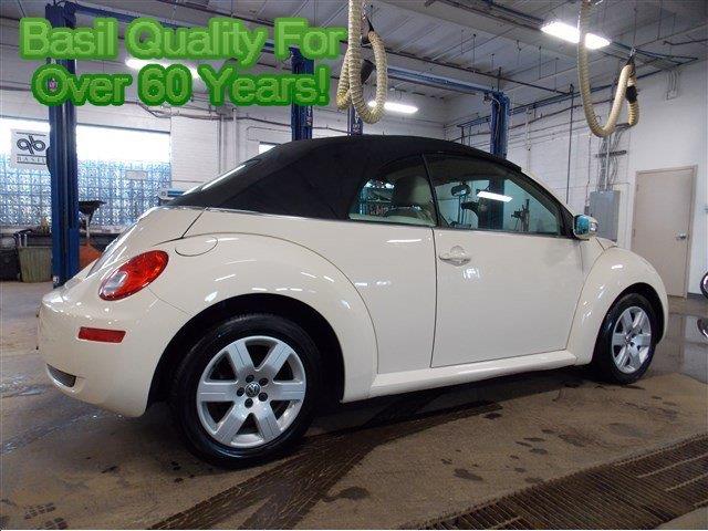 Volkswagen New Beetle 2007 photo 3