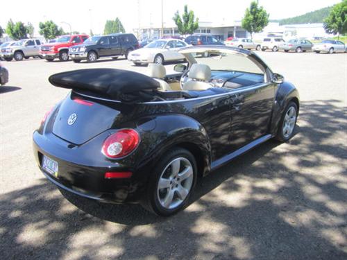 Volkswagen New Beetle 2007 photo 1