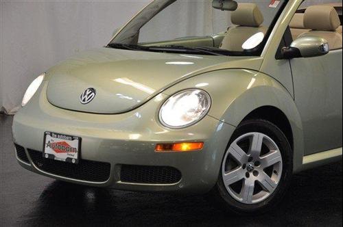 Volkswagen New Beetle 2007 photo 1