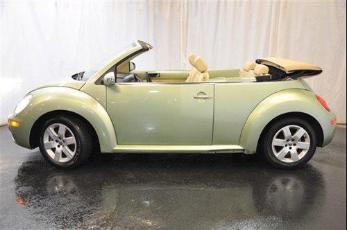 Volkswagen New Beetle 2007 photo 2