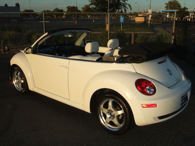 Volkswagen New Beetle 2007 photo 1