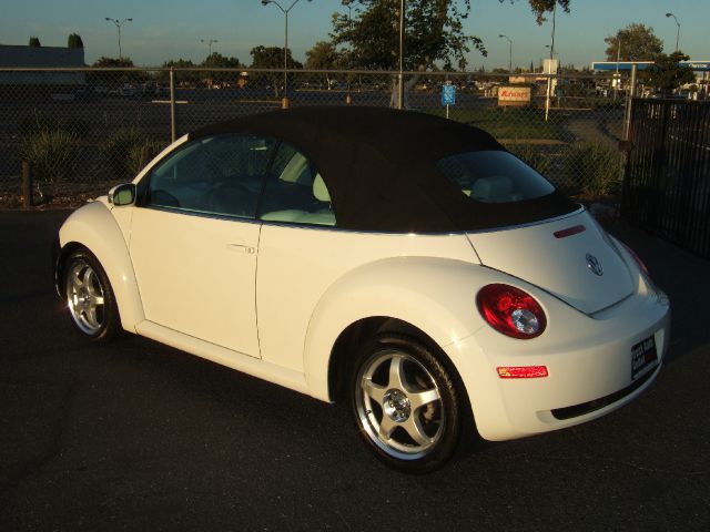 Volkswagen New Beetle 2007 photo 3