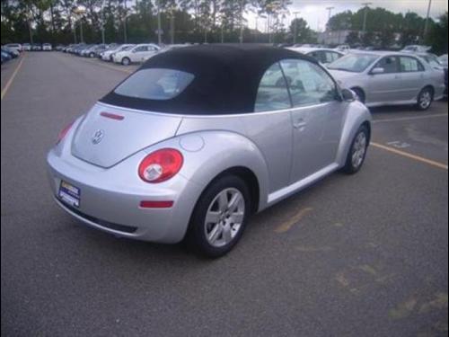 Volkswagen New Beetle 2007 photo 1