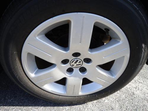 Volkswagen New Beetle 2007 photo 2