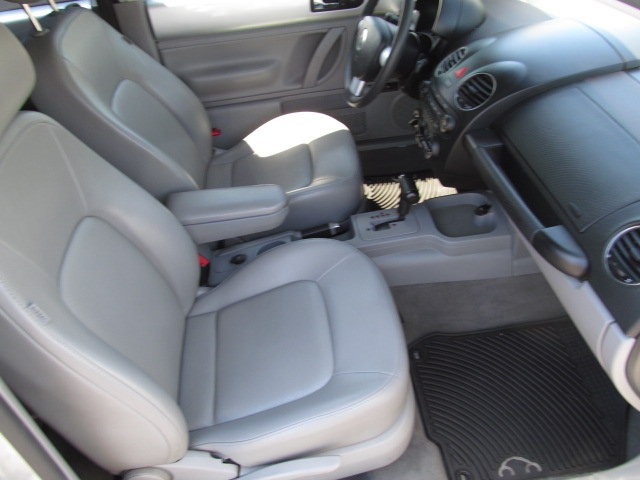 Volkswagen New Beetle 2007 photo 2