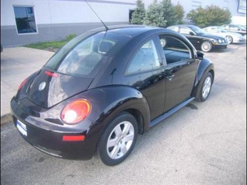 Volkswagen New Beetle 2007 photo 2