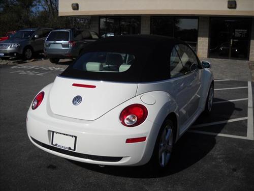 Volkswagen New Beetle 2007 photo 3