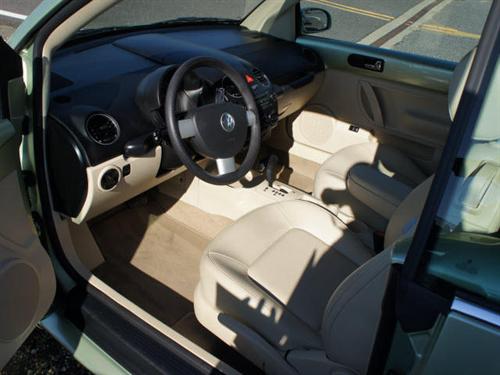 Volkswagen New Beetle 2007 photo 3