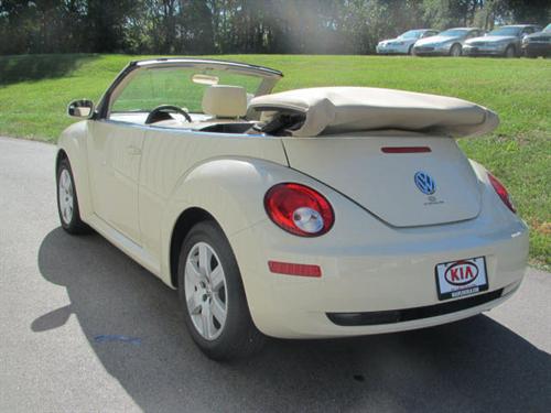 Volkswagen New Beetle 2007 photo 4