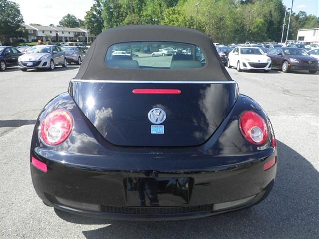 Volkswagen New Beetle 2007 photo 3