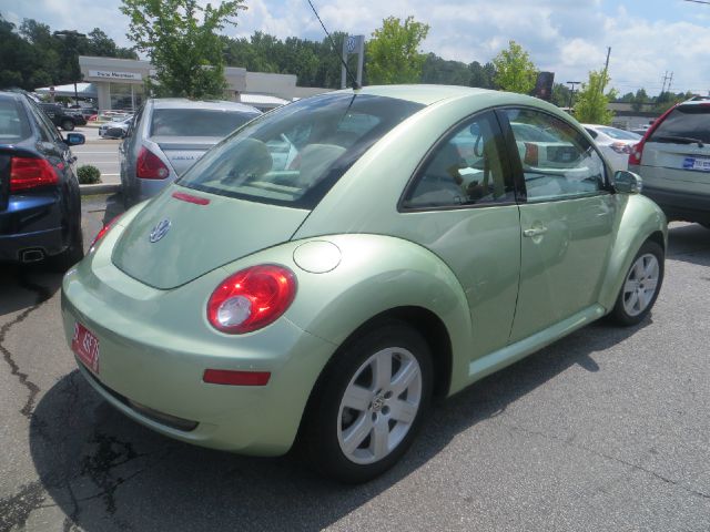 Volkswagen New Beetle 2007 photo 4