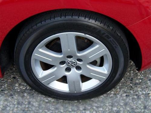 Volkswagen New Beetle 2007 photo 5