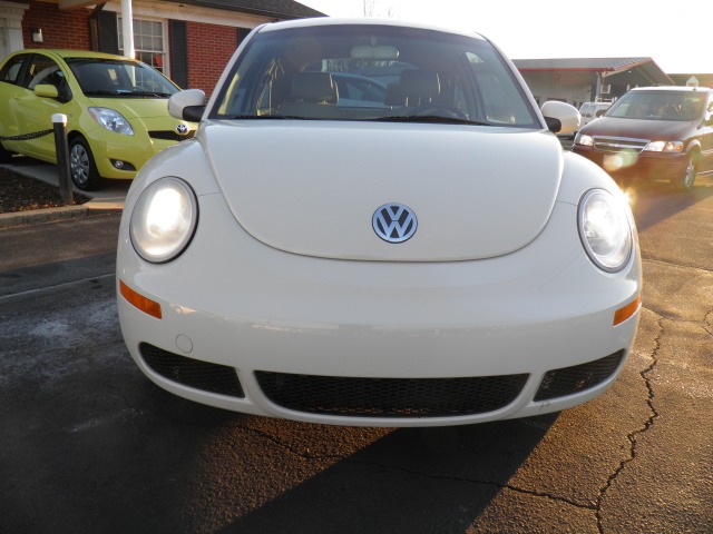 Volkswagen New Beetle 2007 photo 1