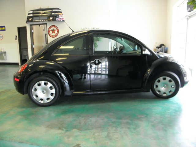 Volkswagen New Beetle 2007 photo 4