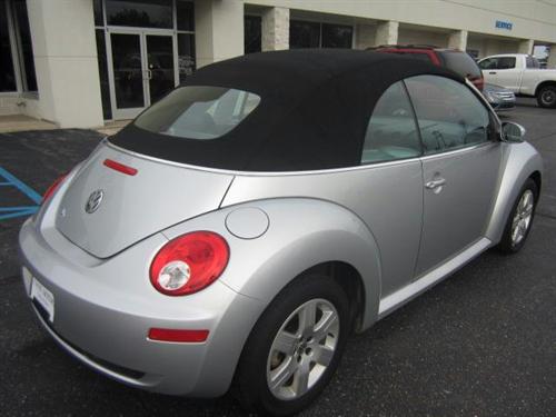 Volkswagen New Beetle 2007 photo 1