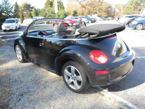 Volkswagen New Beetle 2007 photo 1