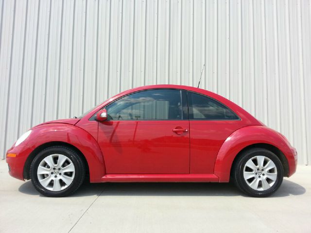 Volkswagen New Beetle 2008 photo 2