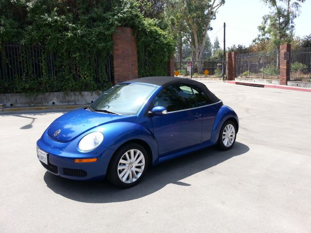 Volkswagen New Beetle 2008 photo 1