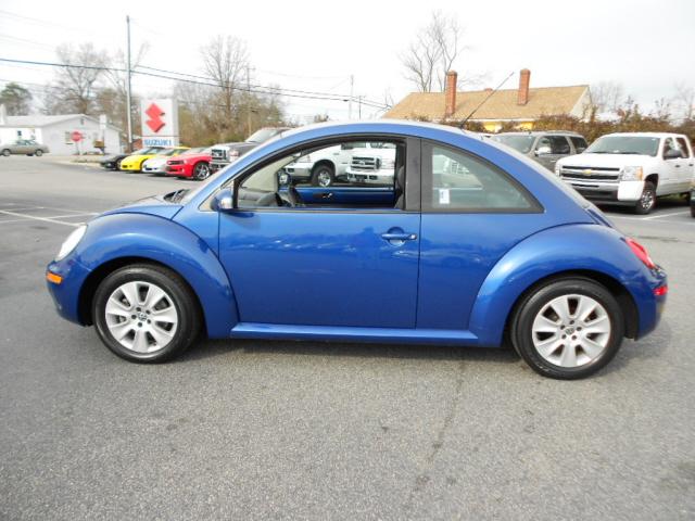 Volkswagen New Beetle 2008 photo 1