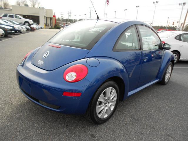 Volkswagen New Beetle 2008 photo 4
