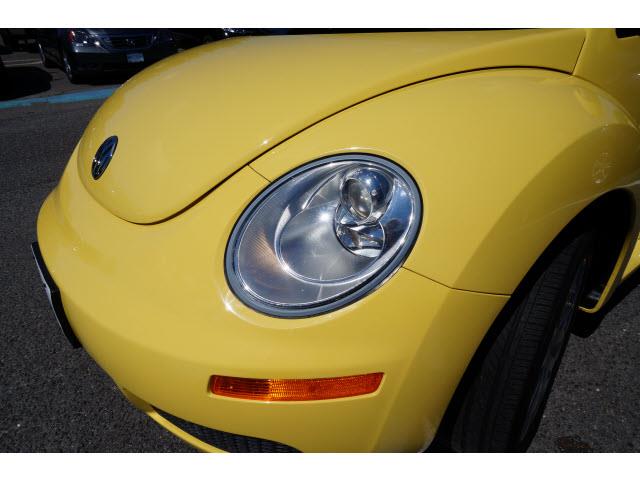 Volkswagen New Beetle 2008 photo 1