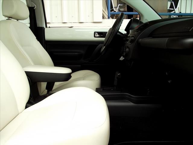 Volkswagen New Beetle 2008 photo 1