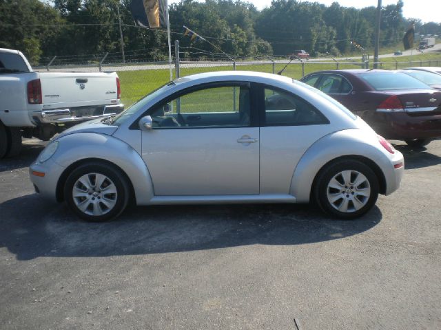 Volkswagen New Beetle 2008 photo 1