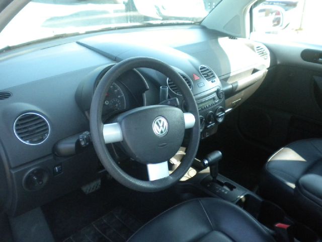 Volkswagen New Beetle 2008 photo 3