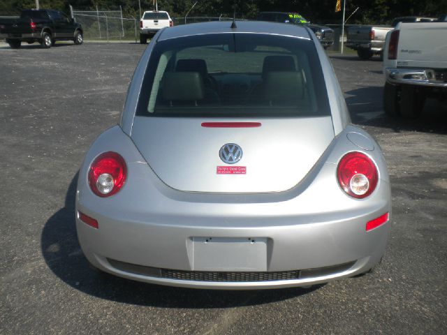 Volkswagen New Beetle 2008 photo 4