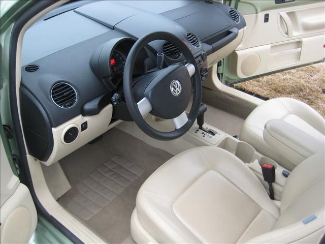 Volkswagen New Beetle 2008 photo 1