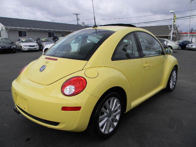 Volkswagen New Beetle 2008 photo 5