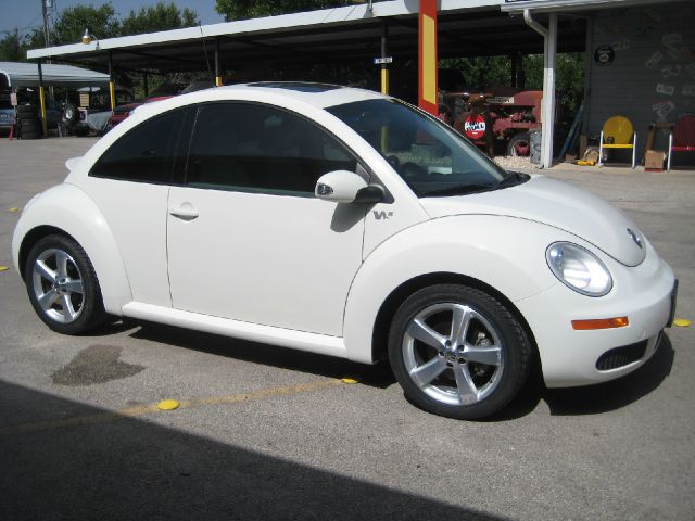 Volkswagen New Beetle 2008 photo 2