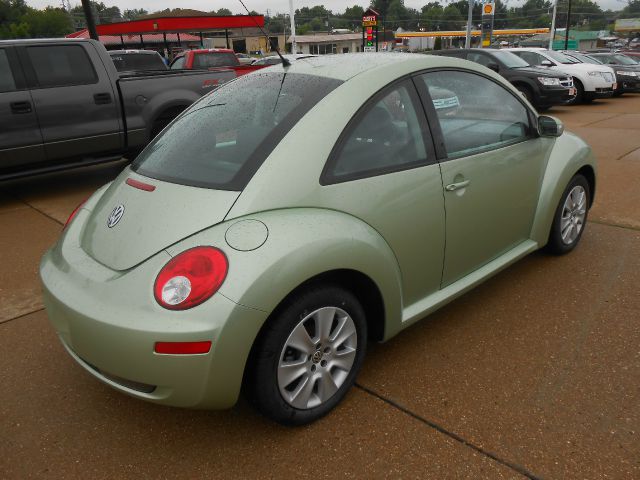 Volkswagen New Beetle 2008 photo 4