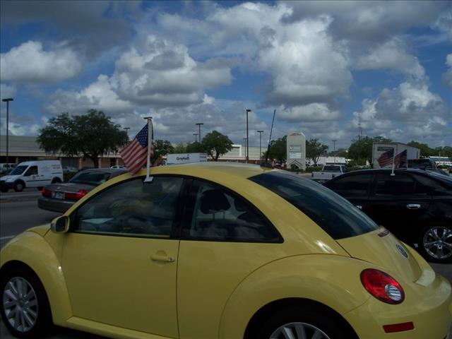 Volkswagen New Beetle 2008 photo 3