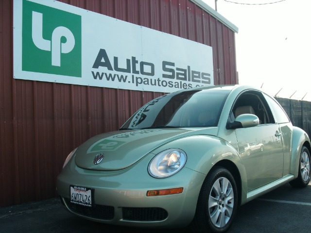 Volkswagen New Beetle 2008 photo 1