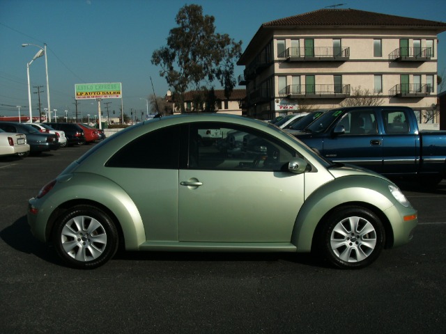 Volkswagen New Beetle 2008 photo 2