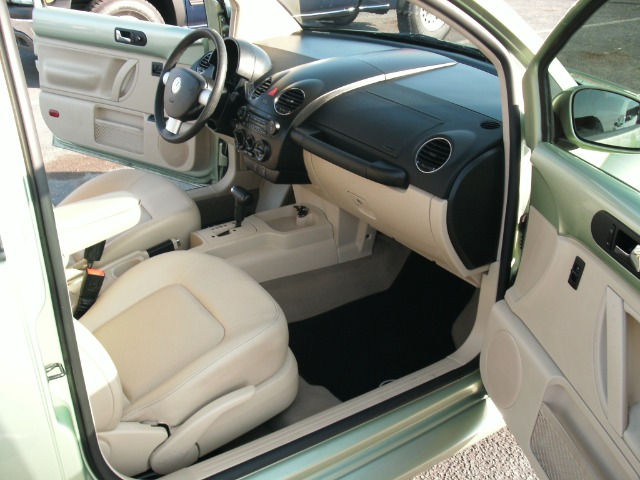 Volkswagen New Beetle 2008 photo 3