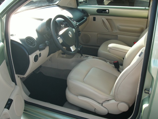 Volkswagen New Beetle 2008 photo 4