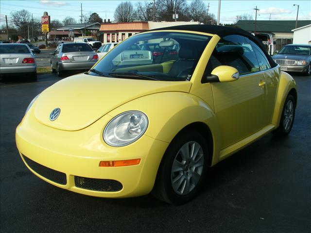 Volkswagen New Beetle 2008 photo 1