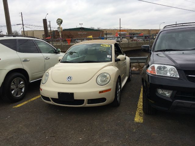 Volkswagen New Beetle 2008 photo 1
