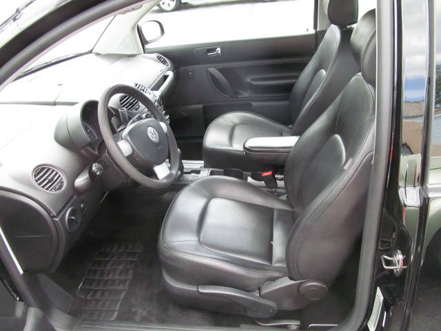 Volkswagen New Beetle 2008 photo 1