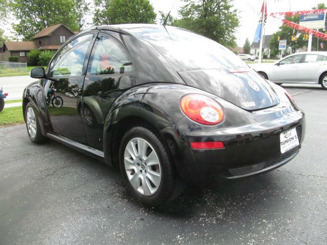Volkswagen New Beetle 2008 photo 2