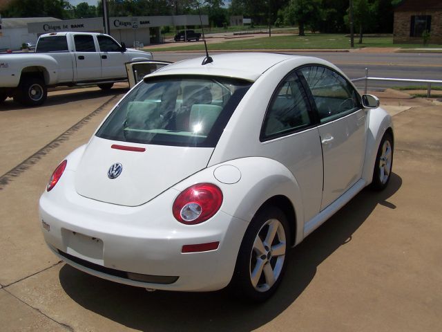 Volkswagen New Beetle 2008 photo 2