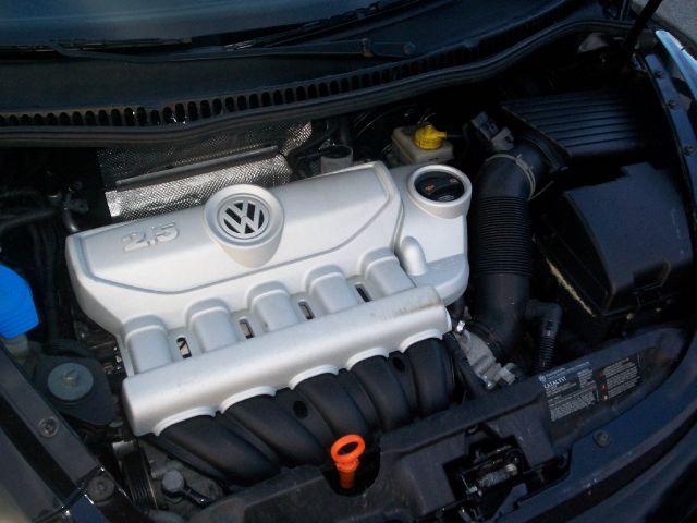 Volkswagen New Beetle 2008 photo 3