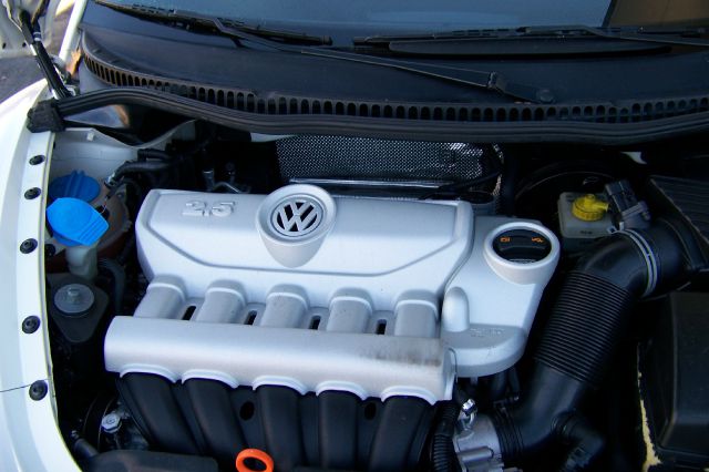 Volkswagen New Beetle 2008 photo 1