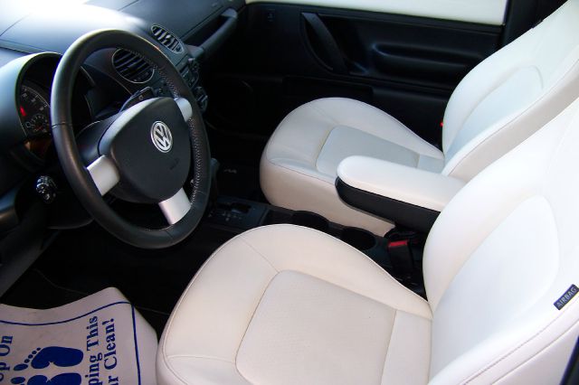 Volkswagen New Beetle 2008 photo 2