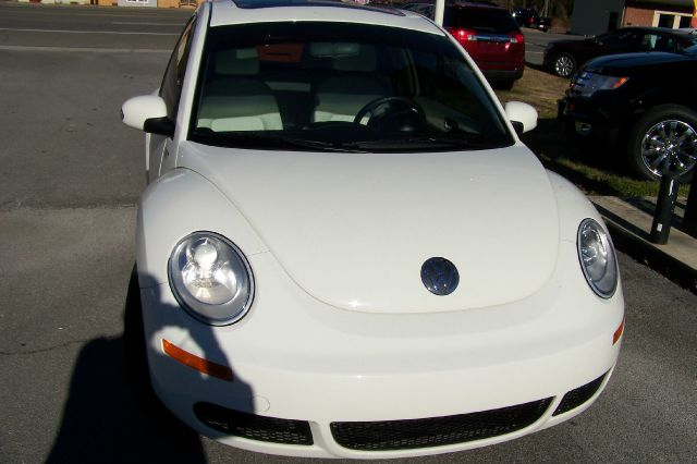 Volkswagen New Beetle 2008 photo 3