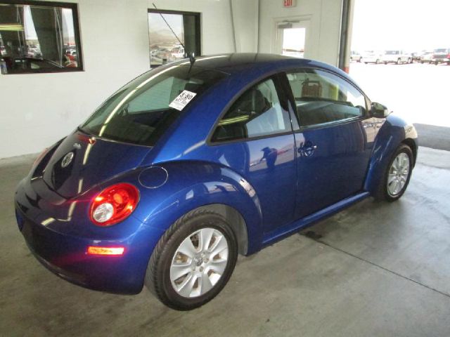 Volkswagen New Beetle 2008 photo 3