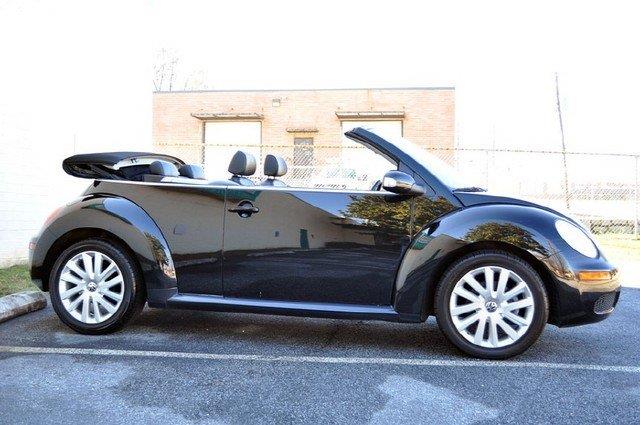 Volkswagen New Beetle 2008 photo 1