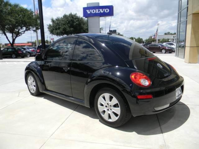 Volkswagen New Beetle 2008 photo 4